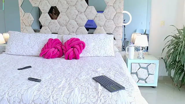 Snapshot of kimberly_ chatting on October 4, 3:21 pm kimberly online show from October 4, 3:21 pm