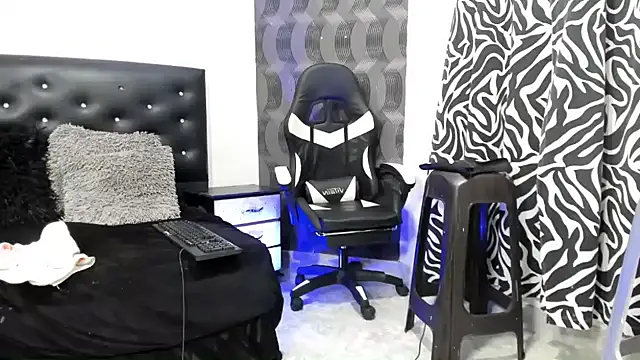 JuanDiegoKing online show from February 14, 10:47 pm