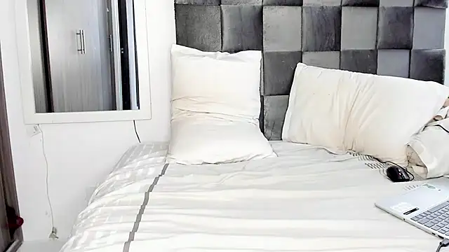 JuanDiegoKing online show from September 9, 6:40 pm