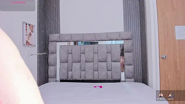 zulyjones online show from November 11, 12:27 pm