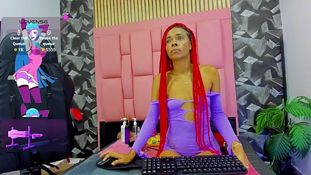 Snapshot of Brithanyslim chatting on April 28, 7:08 pm Brithanyslim online show from April 28, 7:08 pm