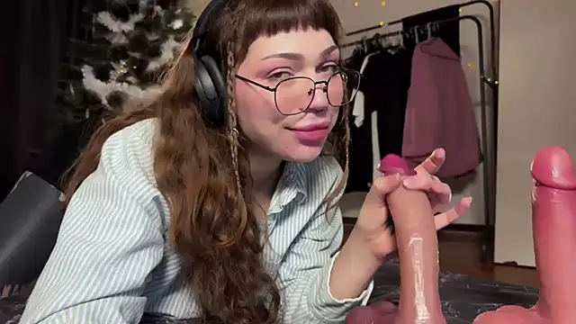 Snapshot of PaulaPratt chatting on December 16, 3:32 pm PaulaPratt online show from December 16, 3:32 pm