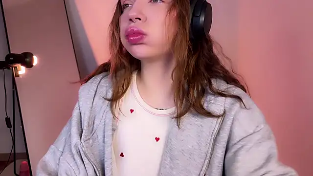 Snapshot of PaulaPratt chatting on February 22, 4:40 am PaulaPratt online show from February 22, 4:40 am