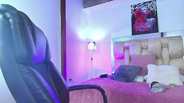 dakota Robbins  online show from March 16, 9:37 pm