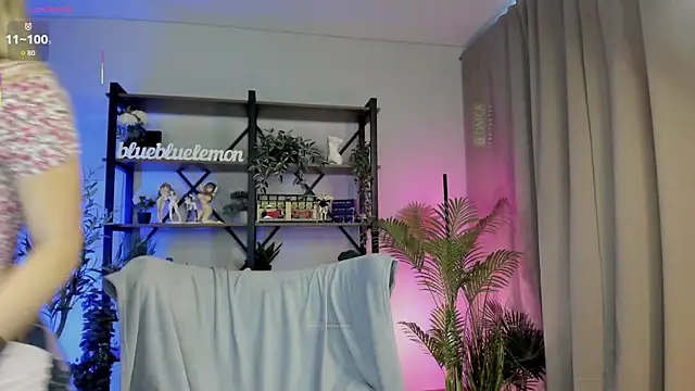 Snapshot of careful_i_bite_nya chatting on October 14, 1:23 pm careful i bite nya online show from October 14, 1:23 pm