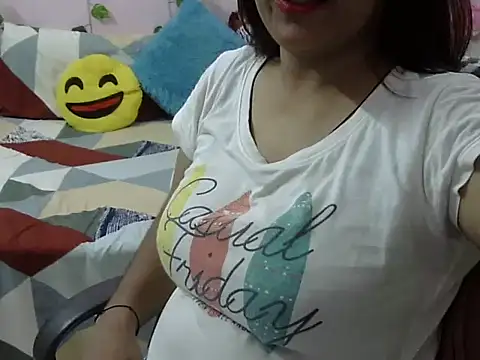 Snapshot of Bold_Pooja chatting on October 1, 4:51 am Bold Pooja online show from October 1, 4:51 am