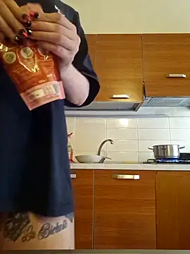 Snapshot of perla97 chatting on March 6, 12:34 pm perla97 online show from March 6, 12:34 pm