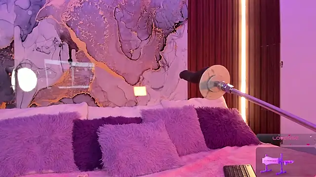 centaurigirl online show from November 7, 2:22 am