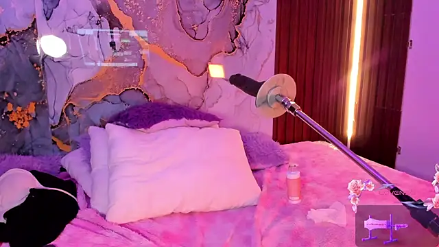 centaurigirl online show from November 23, 4:34 am