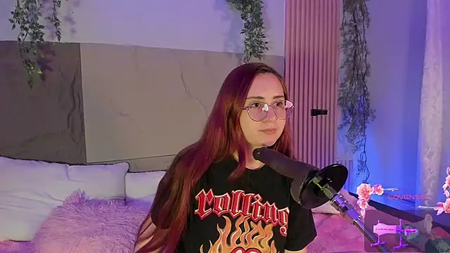 centaurigirl online show from February 22, 5:30 am