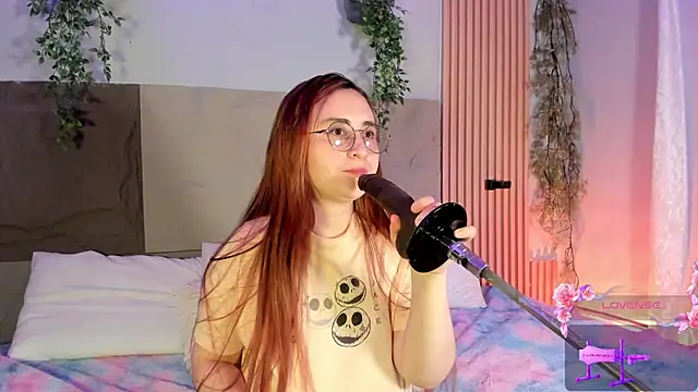 centaurigirl online show from March 28, 4:45 am