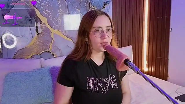 centaurigirl online show from July 13, 3:20 am