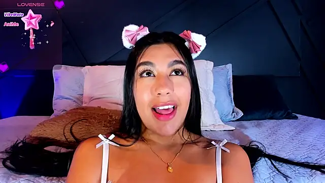 Emilyh  online show from January 14, 2:00 pm