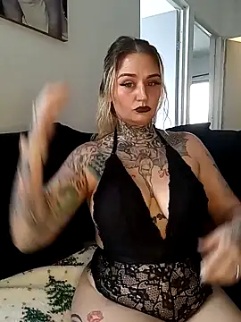 Lisacasandra online show from December 22, 9:42 pm