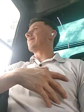 Snapshot of Andrewfalcon chatting on December 10, 4:27 pm Andrewfalcon online show from December 10, 4:27 pm