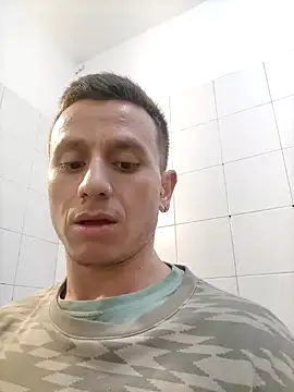 Snapshot of Andrewfalcon chatting on January 24, 11:48 am Andrewfalcon online show from January 24, 11:48 am