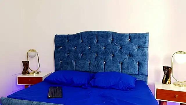 Snapshot of Andrewfalcon chatting on February 4, 12:33 pm Andrewfalcon online show from February 4, 12:33 pm