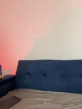 Snapshot of Andrewfalcon chatting on October 11, 8:07 pm Andrewfalcon online show from October 11, 8:07 pm