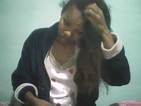 Snapshot of Antsoalie chatting on October 9, 7:06 am Antsoalie online show from October 9, 7:06 am