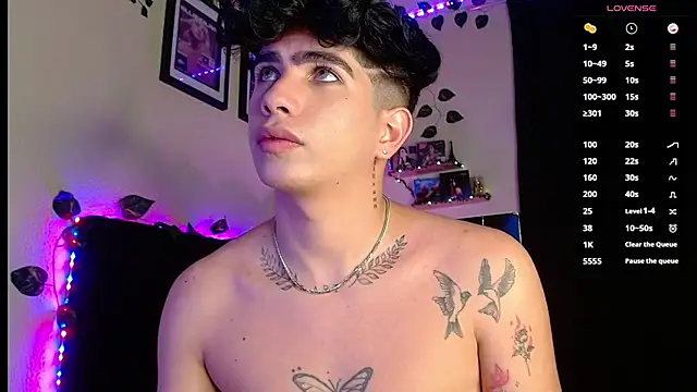 LyleBennett  online show from February 22, 12:51 pm