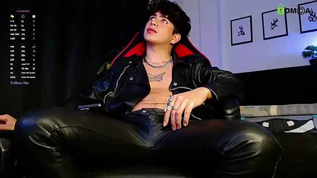 LyleBennett  online show from February 21, 10:00 pm