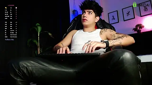 LyleBennett  online show from March 28, 12:05 pm