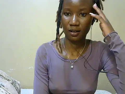 Snapshot of Pettite_creamer_1 chatting on December 4, 5:44 pm Pettite creamer 1 online show from December 4, 5:44 pm