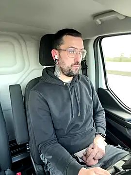 Snapshot of _Haptic_ chatting on December 2, 10:18 am Haptic online show from December 2, 10:18 am