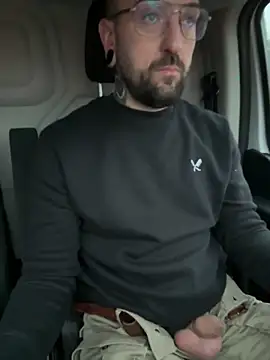 Snapshot of _Haptic_ chatting on December 12, 3:05 pm Haptic online show from December 12, 3:05 pm