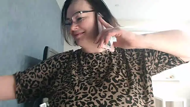 Nora Star online show from November 7, 5:35 pm