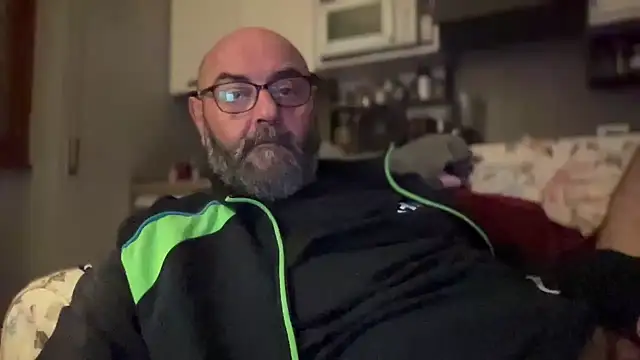 MM7026 online show from April 3, 8:51 pm