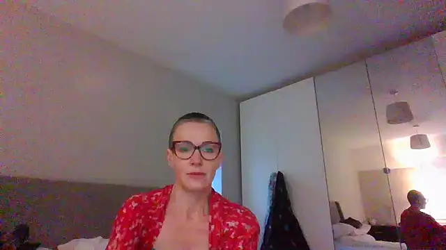 ELEGANT-ARIA36 online show from January 9, 8:34 am