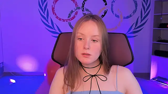 VivienLeeigh online show from December 9, 4:05 pm