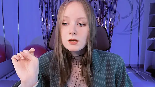 VivienLeeigh online show from February 16, 9:04 am