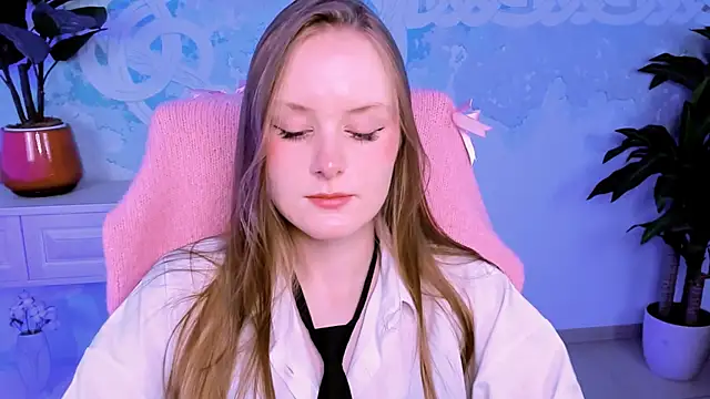 Snapshot of VivienLeeigh chatting on October 13, 1:44 pm VivienLeeigh online show from October 13, 1:44 pm