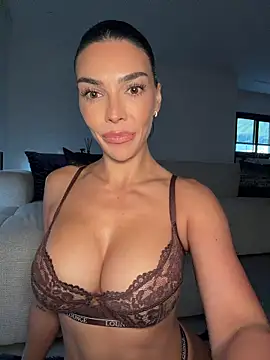 Snapshot of krissiswrld- chatting on March 7, 3:42 pm krissiswrld- online show from March 7, 3:42 pm