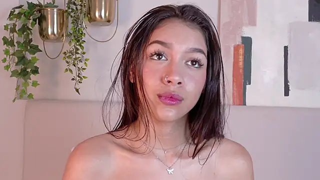 Snapshot of MiaOconner chatting on January 10, 5:02 pm MiaOconner online show from January 10, 5:02 pm