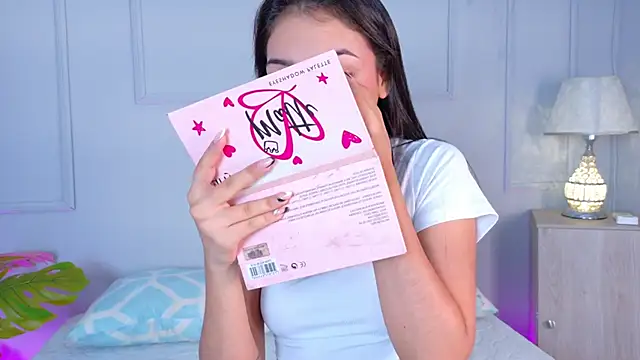 Snapshot of MiaOconner chatting on September 26, 8:13 pm MiaOconner online show from September 26, 8:13 pm