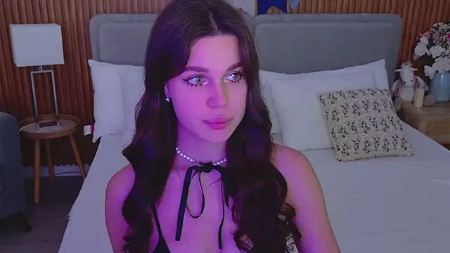 RihannaRose online show from September 29, 5:07 pm