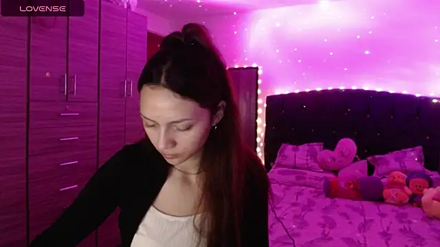 Snapshot of holy_juli chatting on October 13, 3:39 am holy juli online show from October 13, 3:39 am