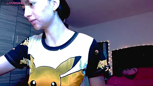 holy juli online show from December 23, 4:43 am