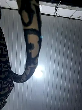 Snapshot of luara1988 chatting on December 14, 11:53 pm luara1988 online show from December 14, 11:53 pm