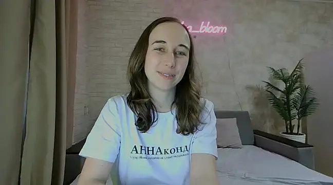 Anika bloom online show from February 3, 4:14 am