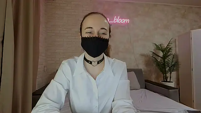 Anika bloom online show from February 4, 9:41 pm