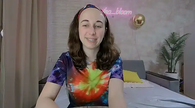 Anika bloom online show from February 17, 7:26 am