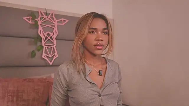 Lily Miiller online show from November 29, 9:07 pm