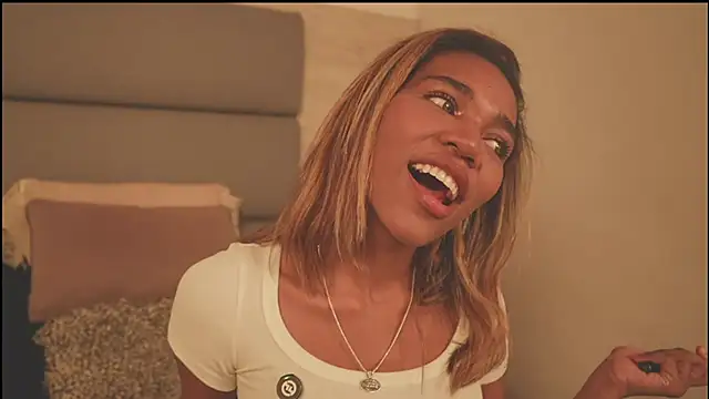 Lily Miiller online show from February 17, 8:04 pm