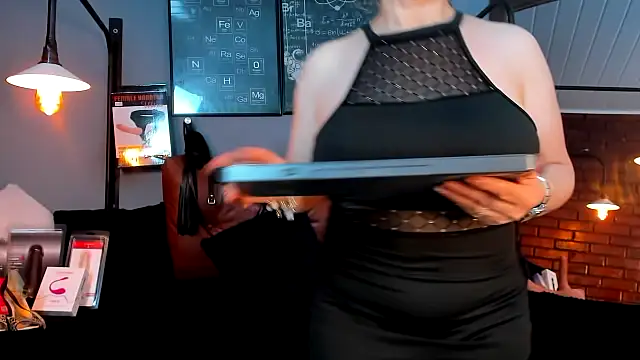 Snapshot of Samantha_mature56 chatting on March 25, 2:06 am Samantha mature56 online show from March 25, 2:06 am