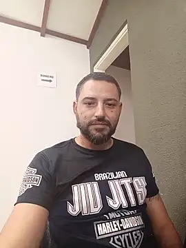 P4uzud4O online show from June 11, 4:38 pm
