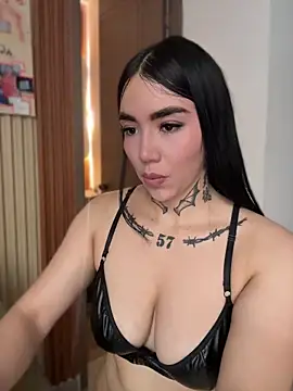 Nickiiiii online show from July 10, 10:01 pm